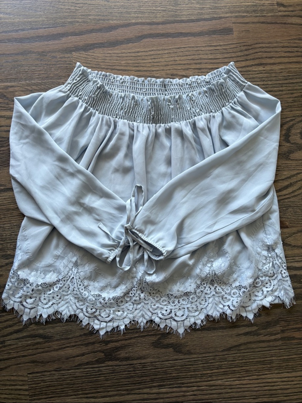 Moa Moa Off-Shoulder Lace Hem Blouse in Light blue